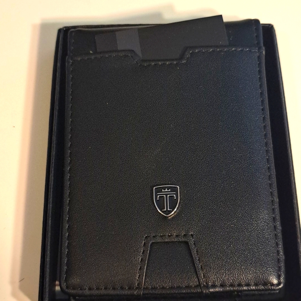 TRAVANDO Mens Slim Wallet with Money Clip SEATTLE RFID Blocking Bifold